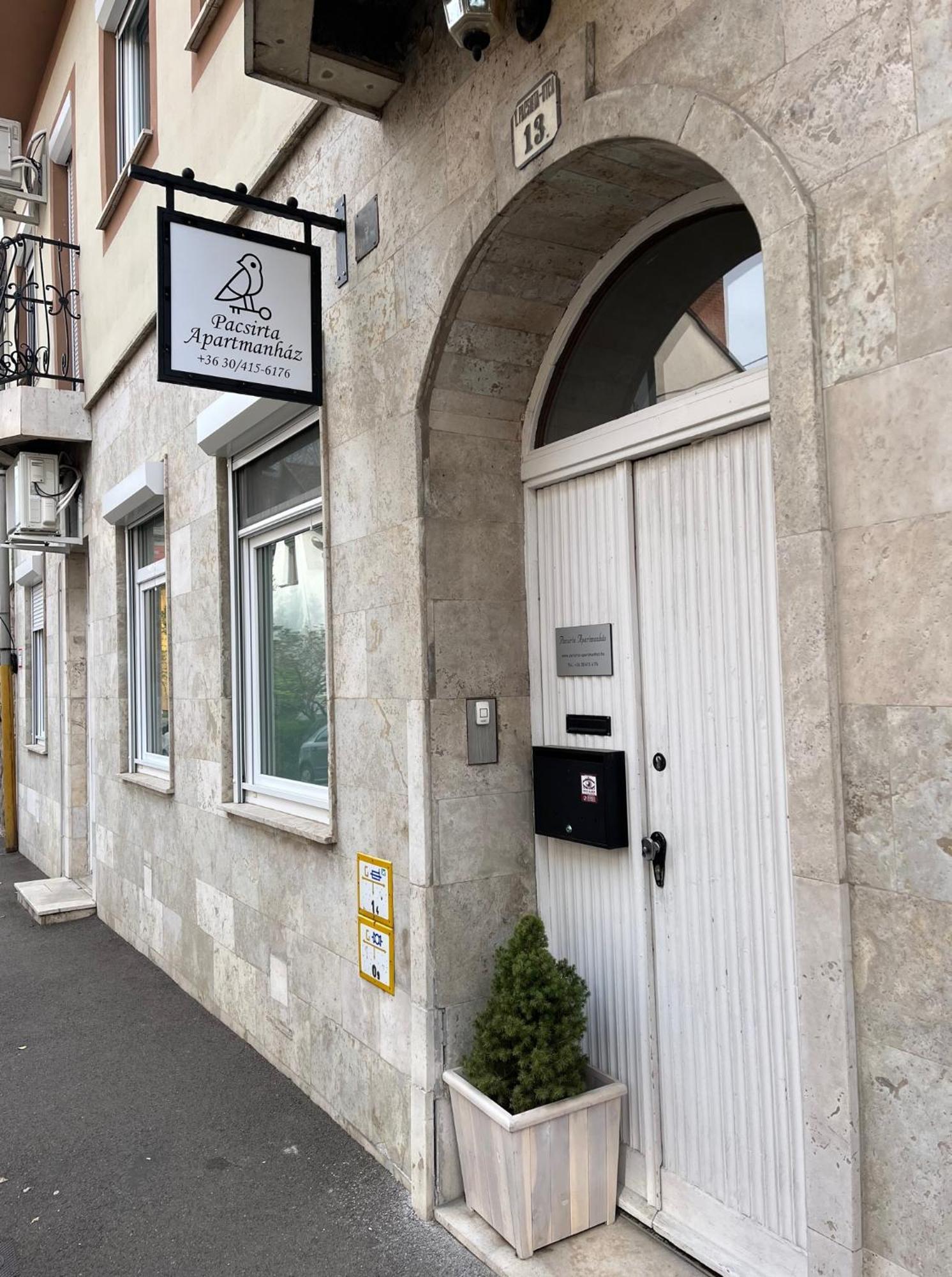Pacsirta Apartmanház Eger Exterior foto
