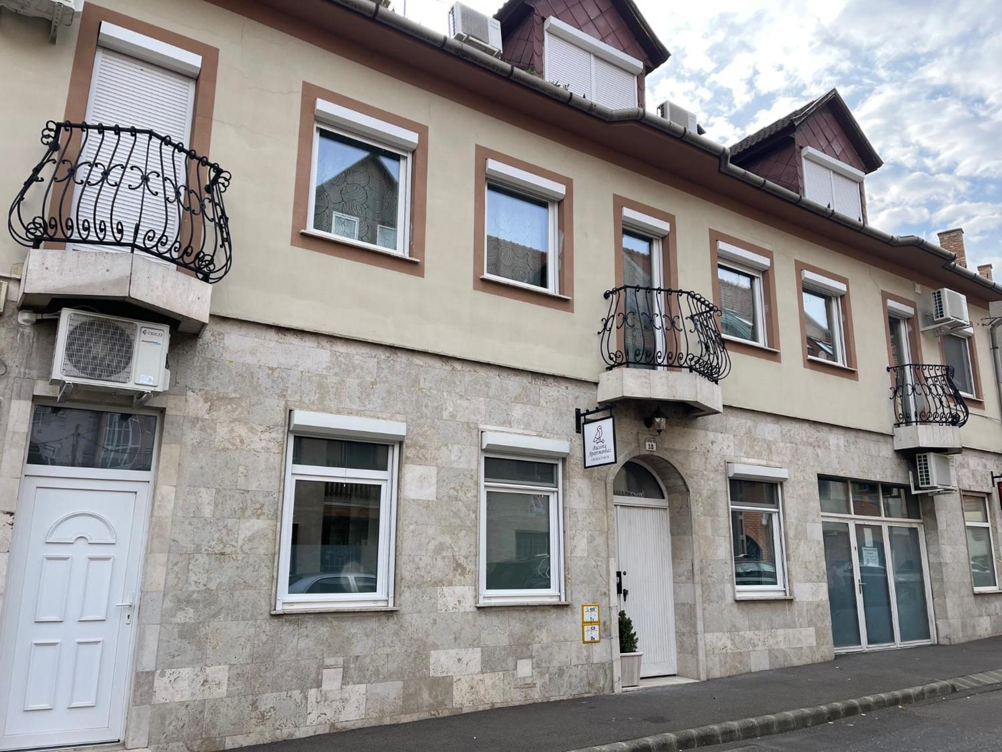 Pacsirta Apartmanház Eger Exterior foto